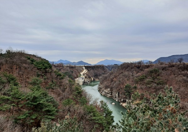 자연과 역사가 있는 한탄강 주상절리 잔도(사진=김호선기자)