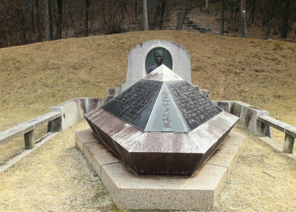 매봉산에 안정되어 있는 유관순열사 초혼묘(사진=김호선기자)