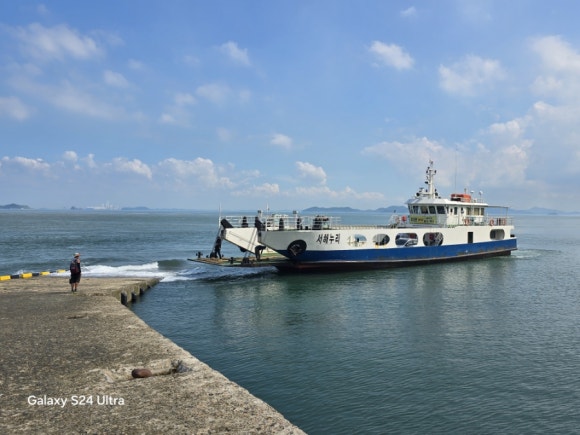 풍도 선착장에 입도하고 있는 서해누리호 모습(사진=김호선기자)