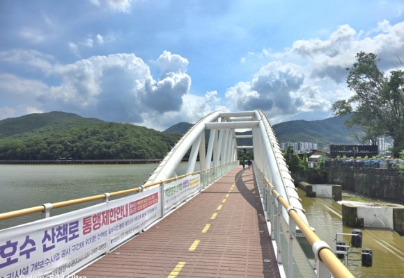 아름다운 인공호수 백운호수 입구 모습(사진=김호선기자)