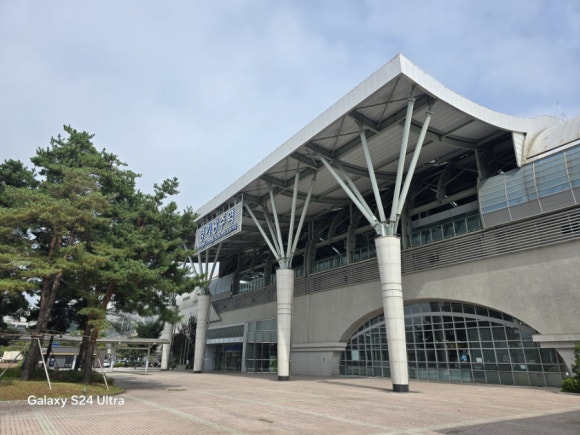 경안천 천변에 있는 경강선 광주역사 모습(사진=김호선기자)