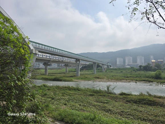 광주역 앞 공설운동장으로 가는 경안천의 모습(사진=김호선기자)
