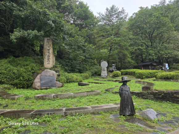 유적지 주변 식당 등에서 김삿갓 노래소리가 들리는 난고 유적지(사진=김호선기자)