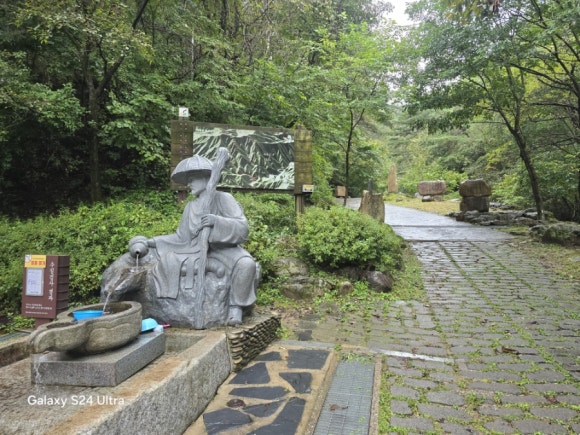 김삿갓유적지에서 마대산으로 가는 길 입구(사진=김호선기자)