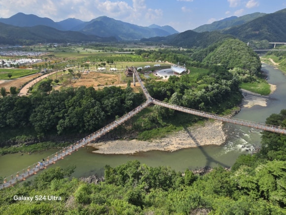 포천의 새로운 명물 한탄강 y출렁다리 모습(사진=김호선기자)