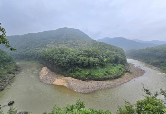 한탄강은 화산이 창조한 신비스런 모습의 일부(사진=김호선기자)