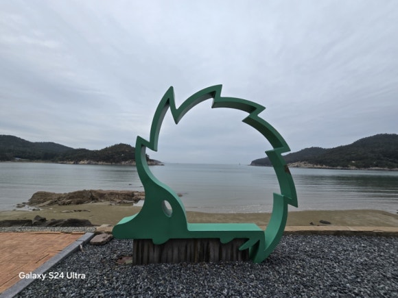 위도해수욕장 고슴도치 윤슬과 바다 풍경(사진=김호선기자)