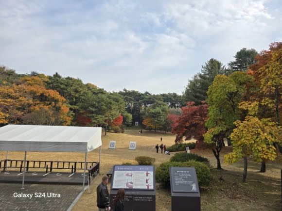 충무공이 활을 쏘고 말을 탔다는 활터 모습(사진=김호선기자)